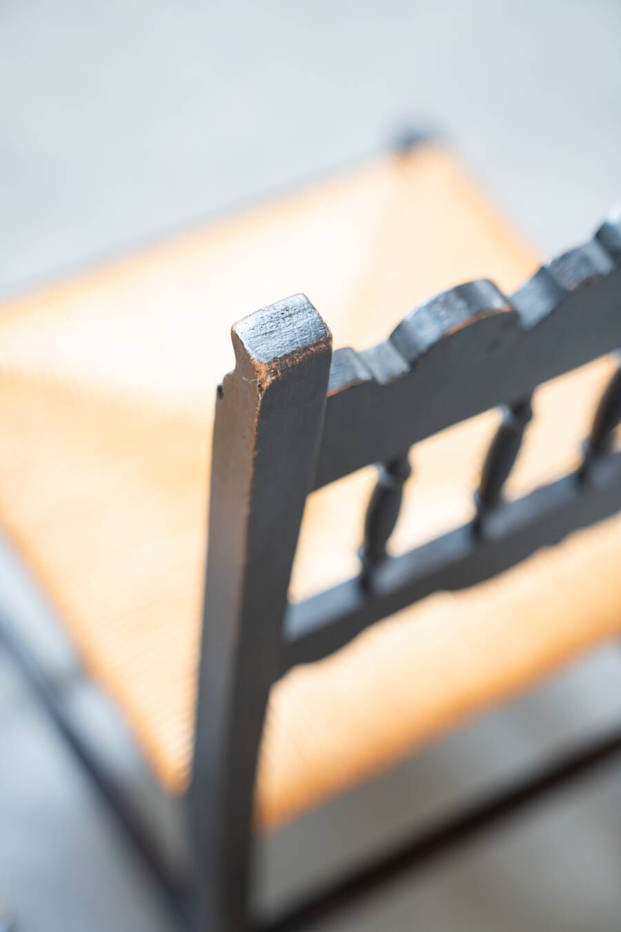 2 low bedroom chairs in hand-woven rice straw, 1950s/1960s