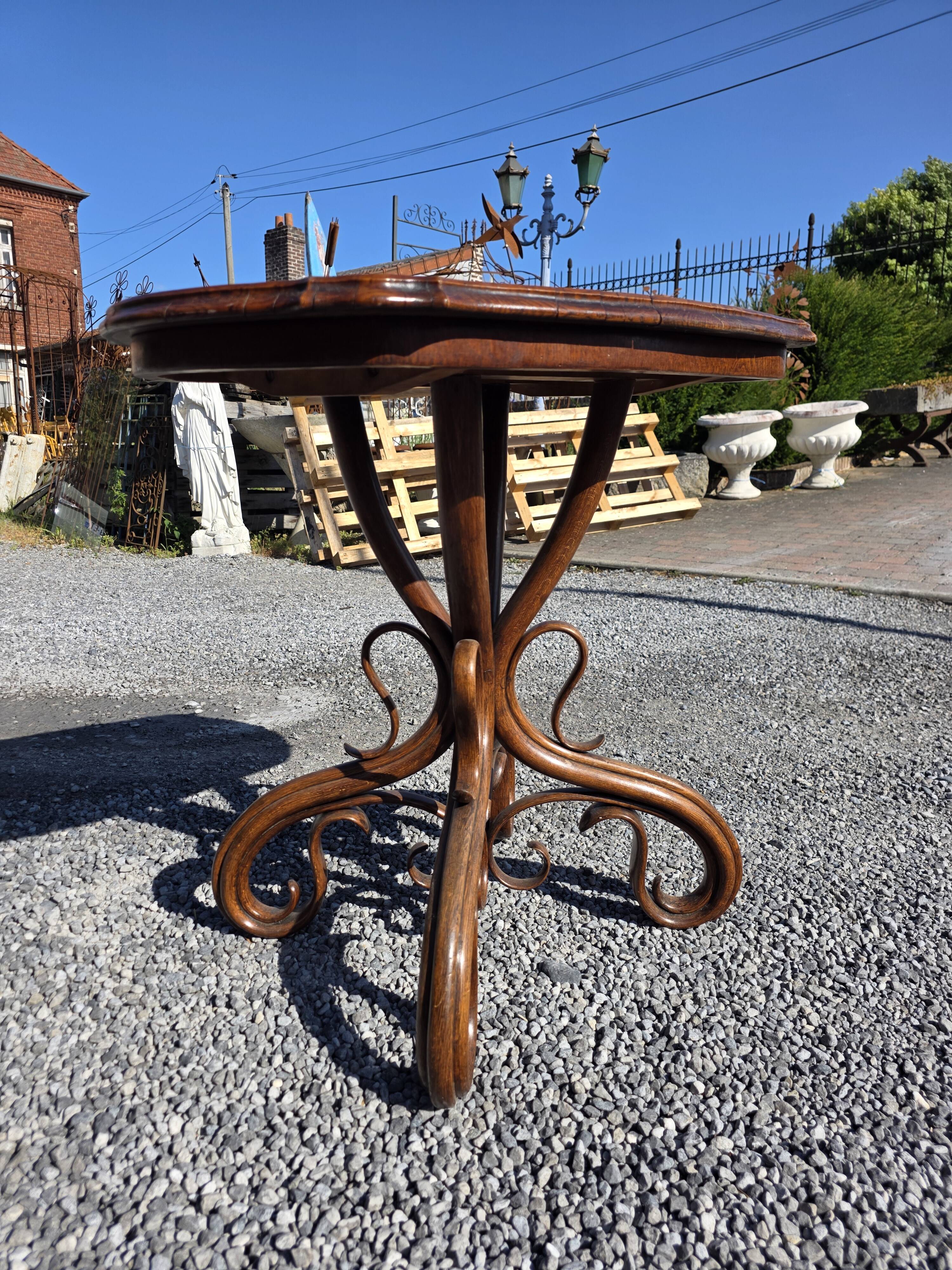 Thonet No. 1 curved wooden side table from the 19th century.