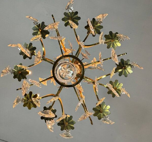 Lustre cage de style Louis XV en bronze doré garni de pampilles vers 1920