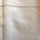 Drap et taies trousseau de réserve en fil de lin brodé de perles