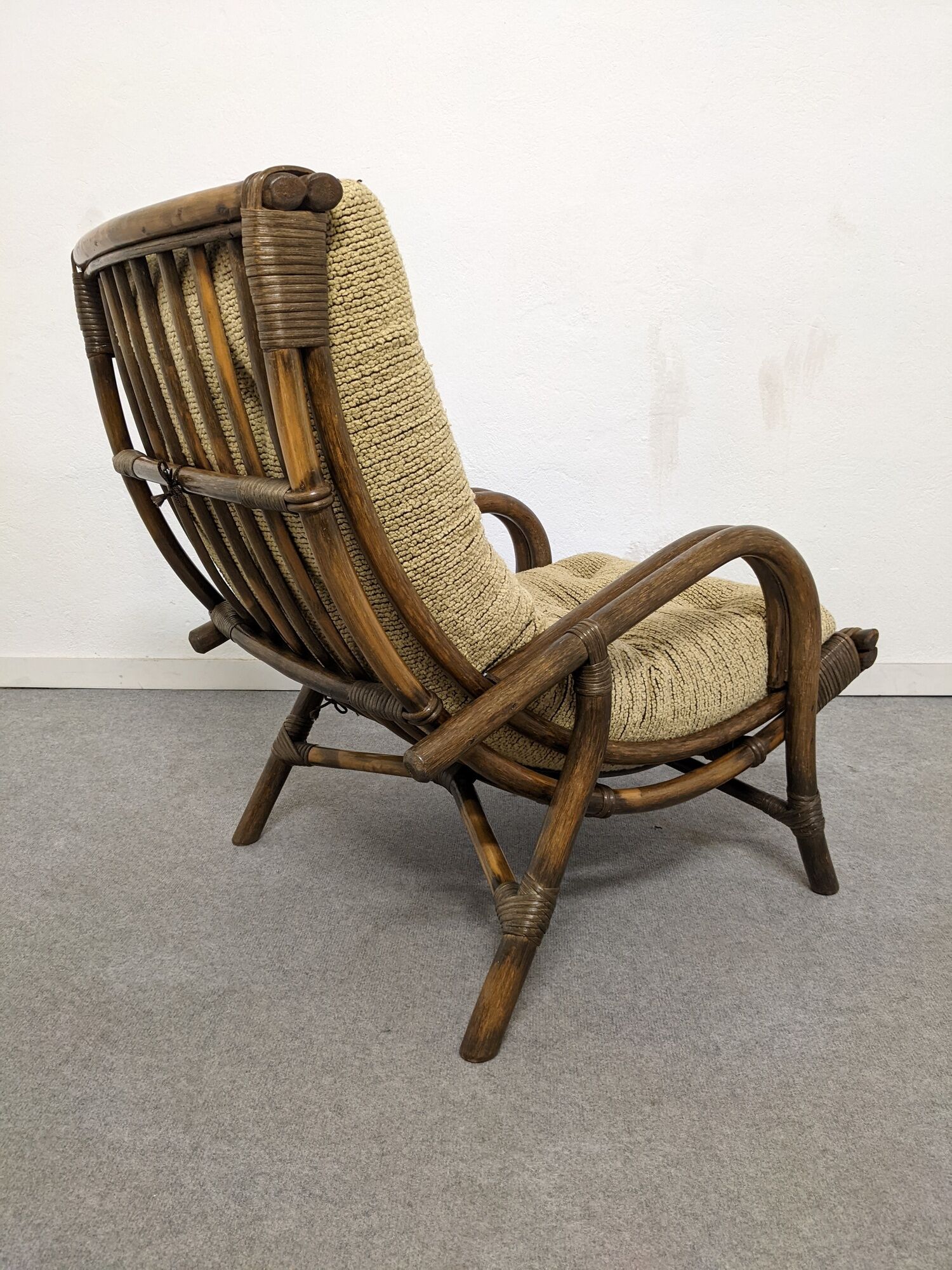 Living room in bamboo and rattan of the 60s/70s (4 armchairs 2 ottomans 1 coffee table + cushions)