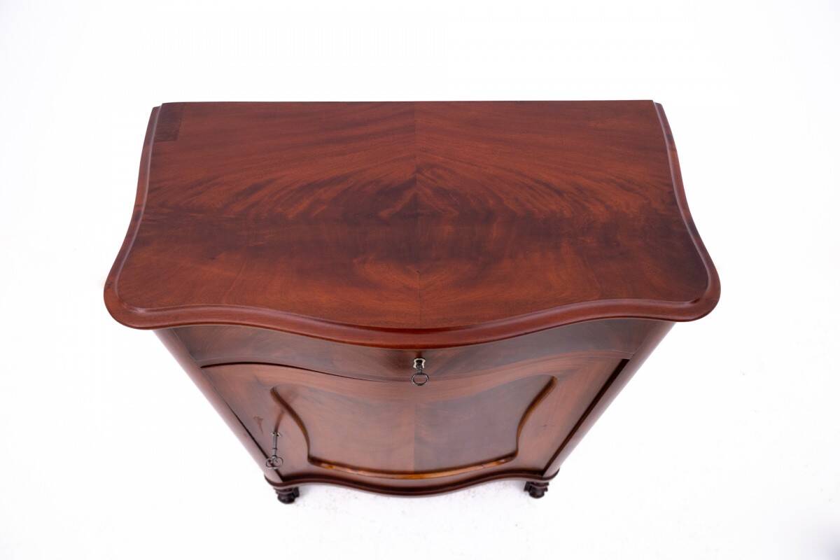Commode en acajou, fin du XIXe siècle, Europe du Nord.