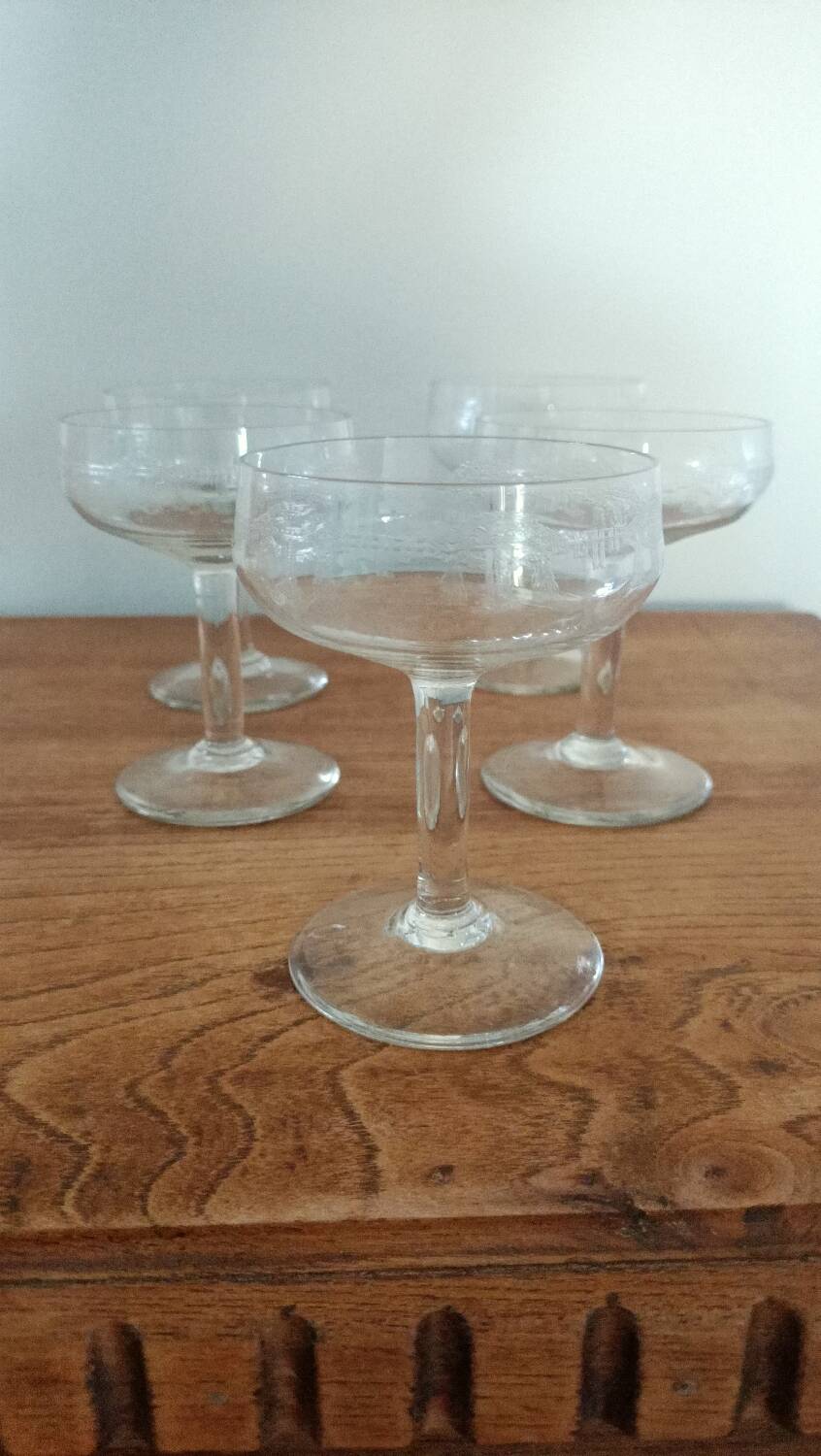 5 guilloche champagne glasses from the 1920s