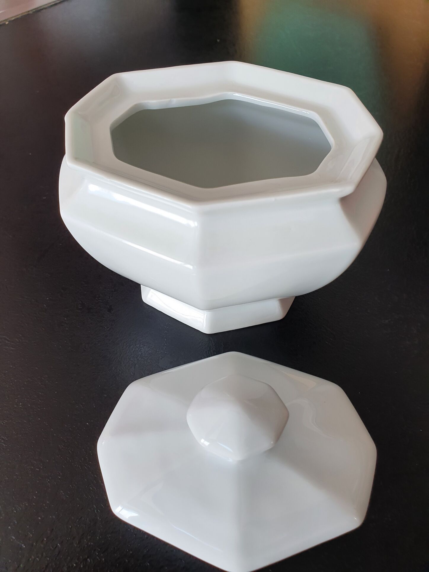 Sugar bowl in white faience