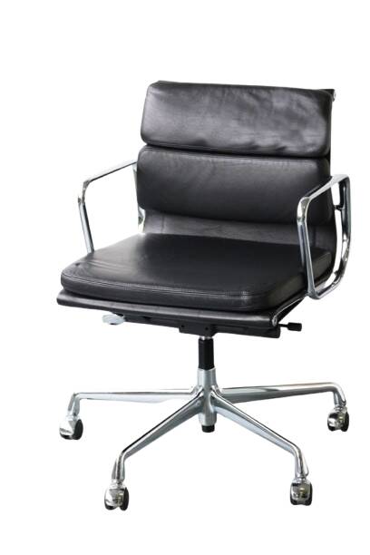 Vitra Soft Pad Charles Eames in leather