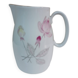 Small pitcher