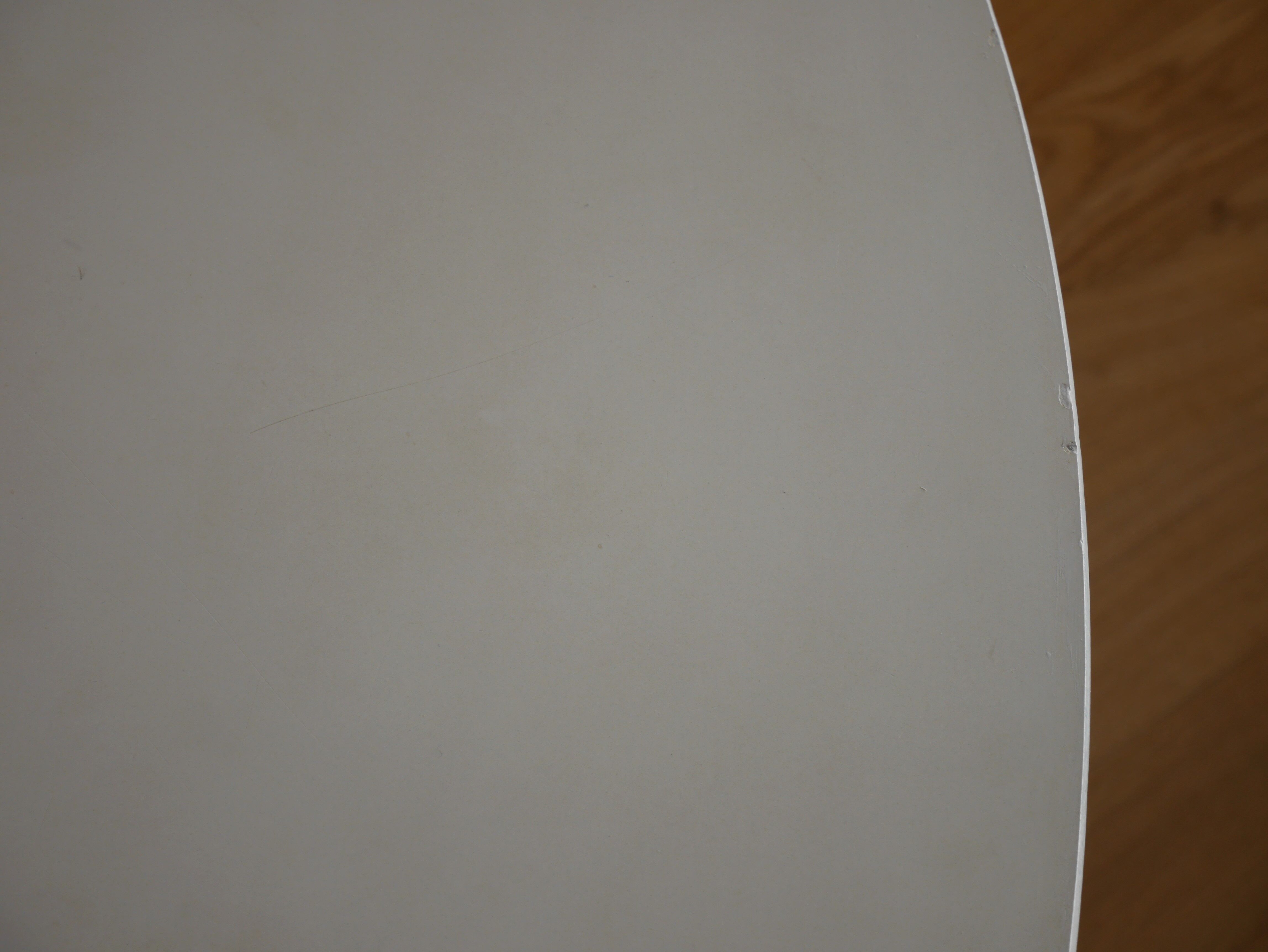 Tulip table by Eero Saarinen for  Knoll International