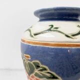 Vase vintage en céramique émaillée – Motifs en relief méditerranéens