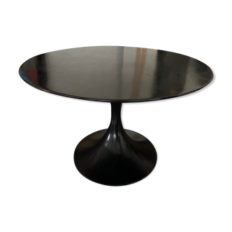 Roundtable for 6 people