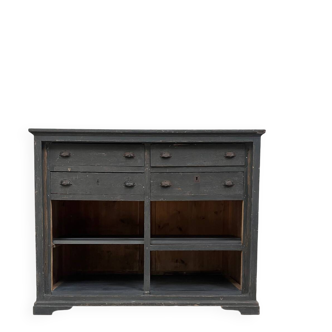 Patinated workshop furniture