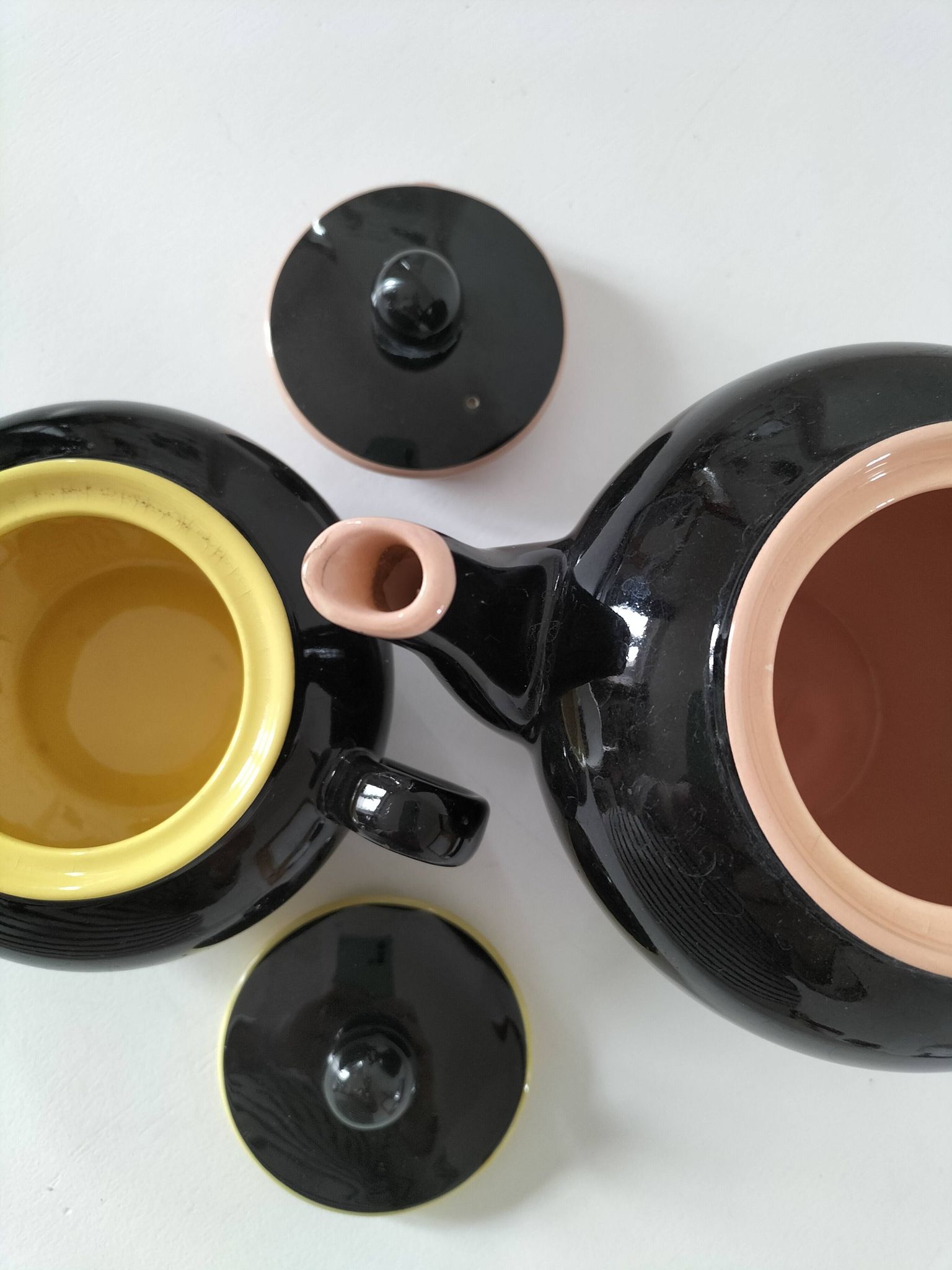 Teapot and sugar bowl Villeroy & Boch model Biarritz glossy black