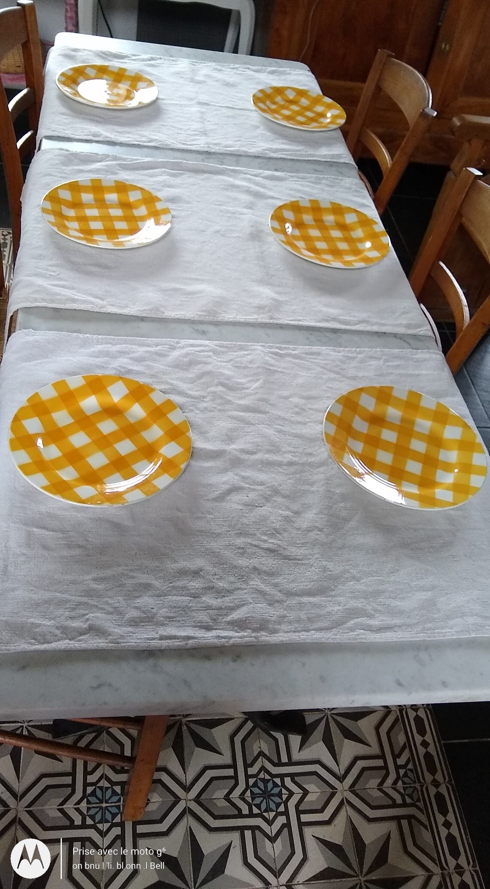 6 yellow gridded plates from the 50s-60s