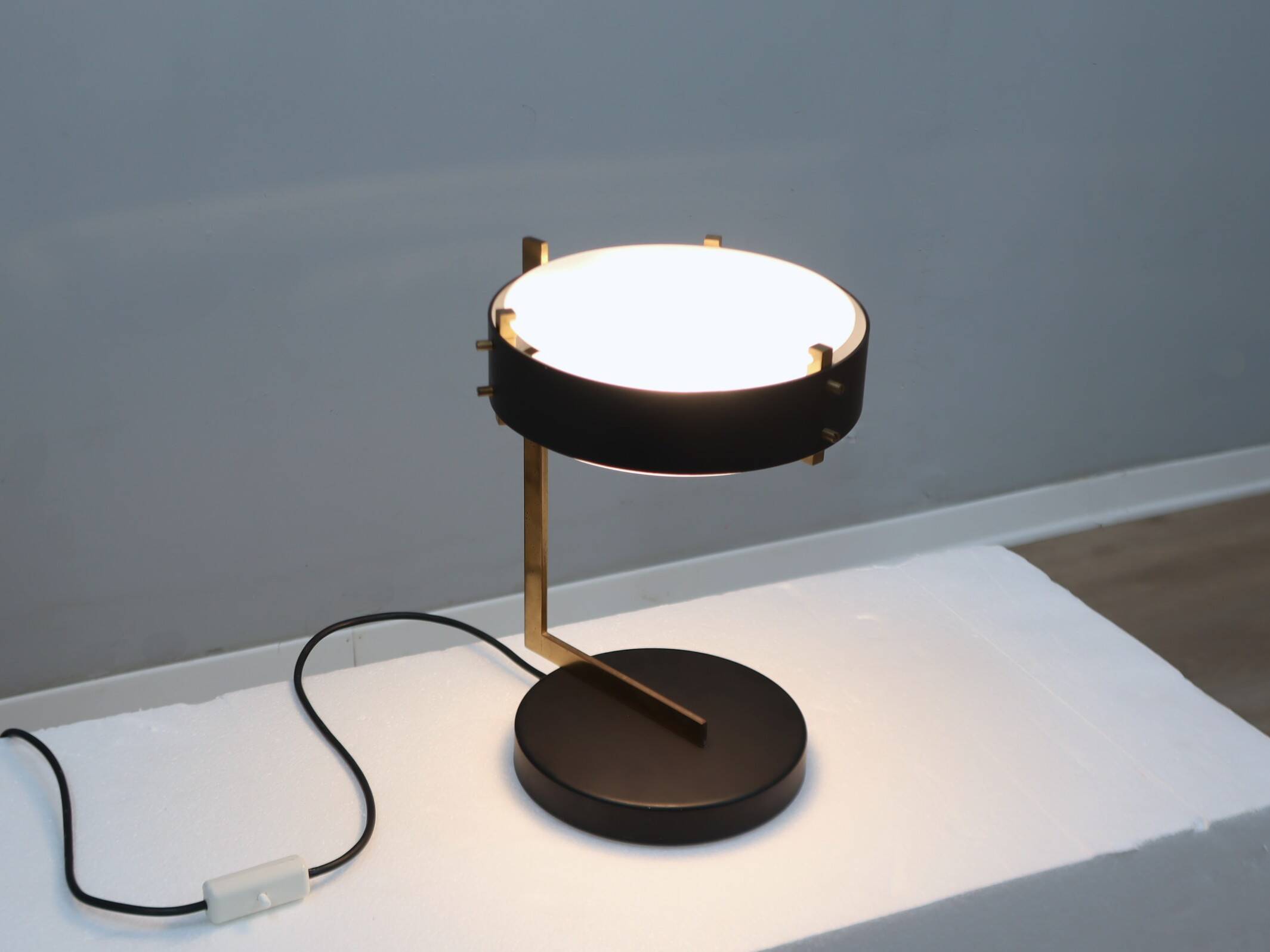Lampe de table O-Luce rare de milieu de siècle Tito Agnoli années 1950