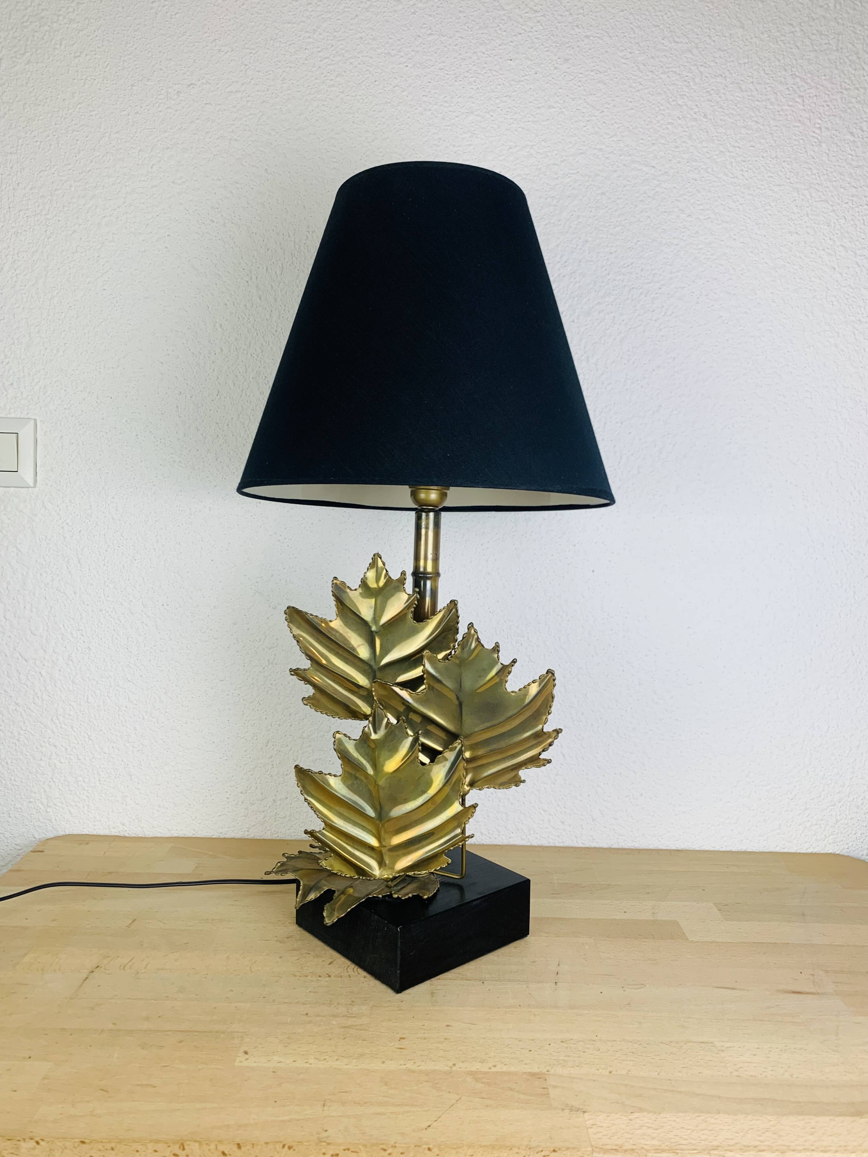 Bamboo and gold leaf lamp, Hollywood Regency style, 1970s