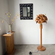 Lampadaire en orme motifs « fleurs », années 70