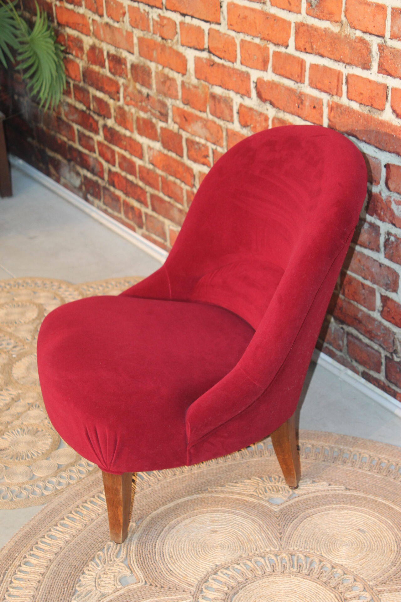 Red velvet toad armchair