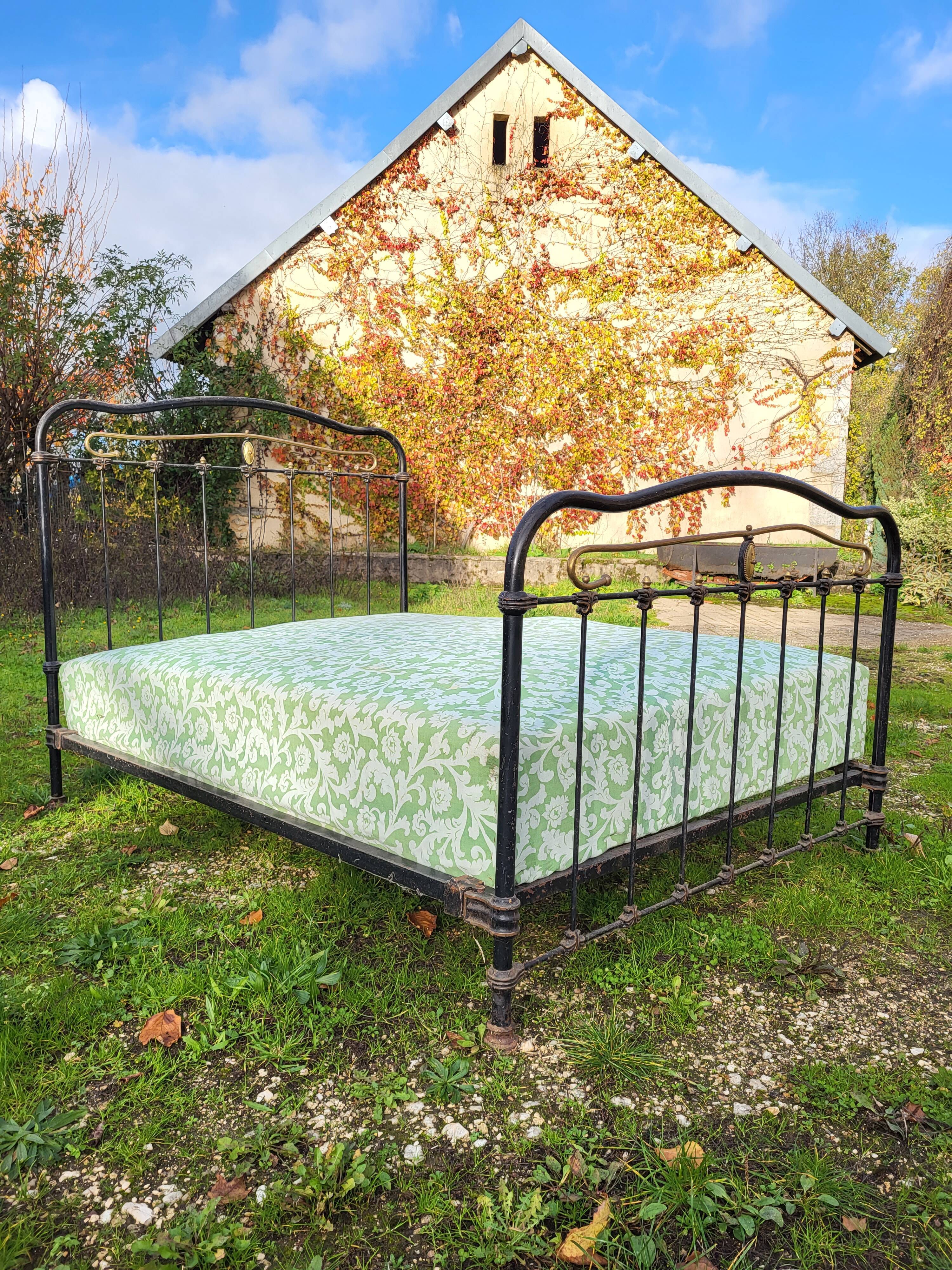 Wrought iron metal bed 2 places