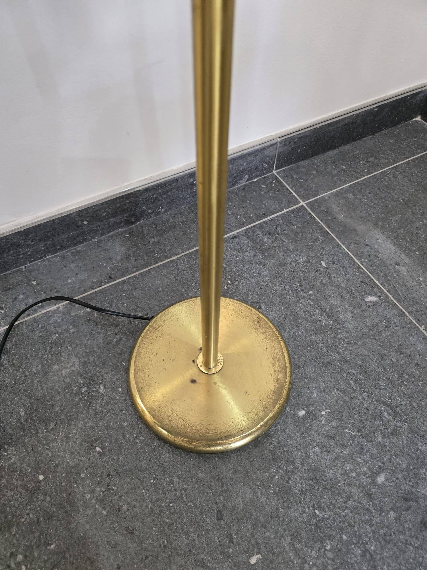 Italian articulated brass reading lamp – Tagliabue & Portonaro – 1980s-1990s