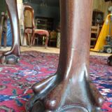 Nineteenth round table in carved mahogany with extension Ø 133 cm