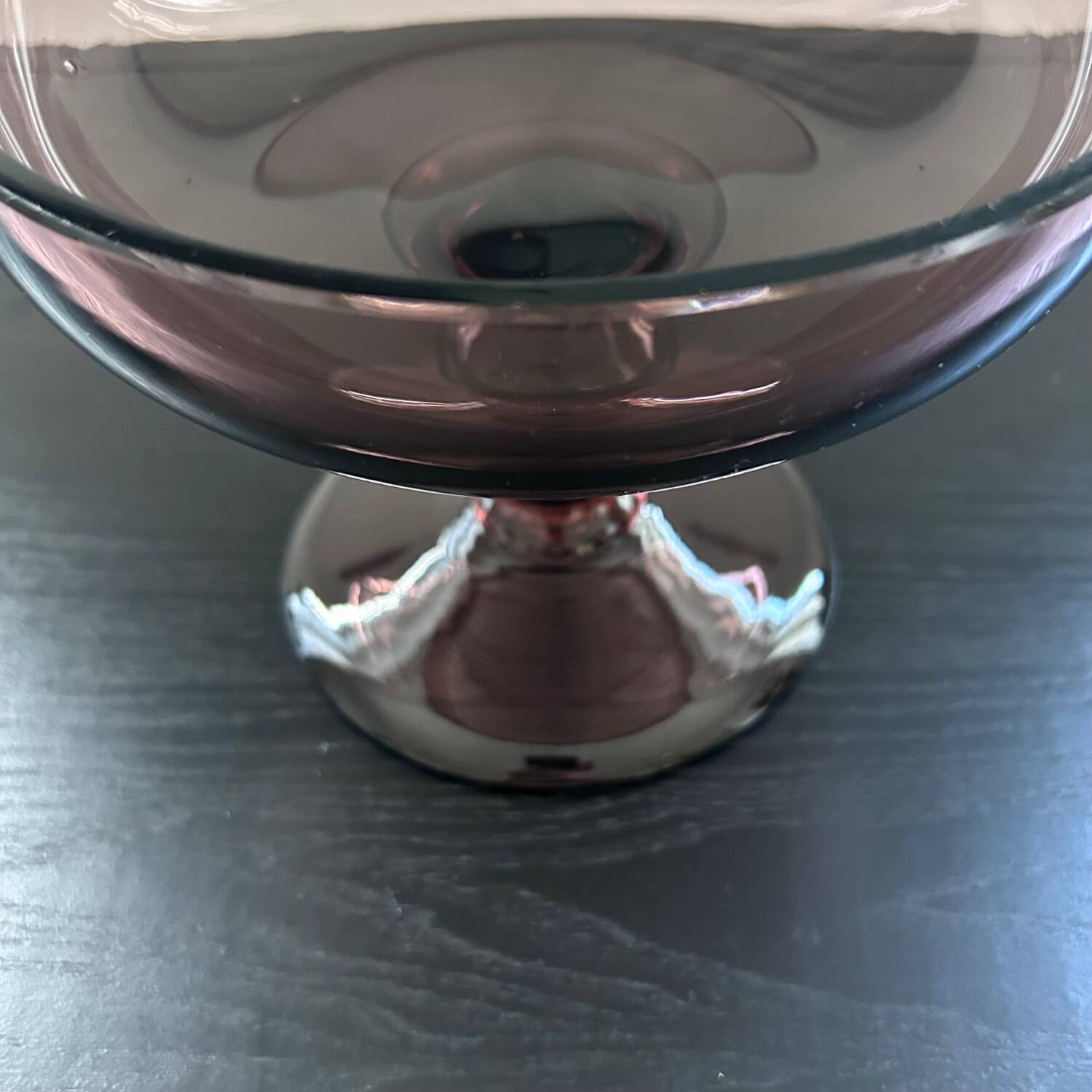 Coupe a fruits en verre améthyste