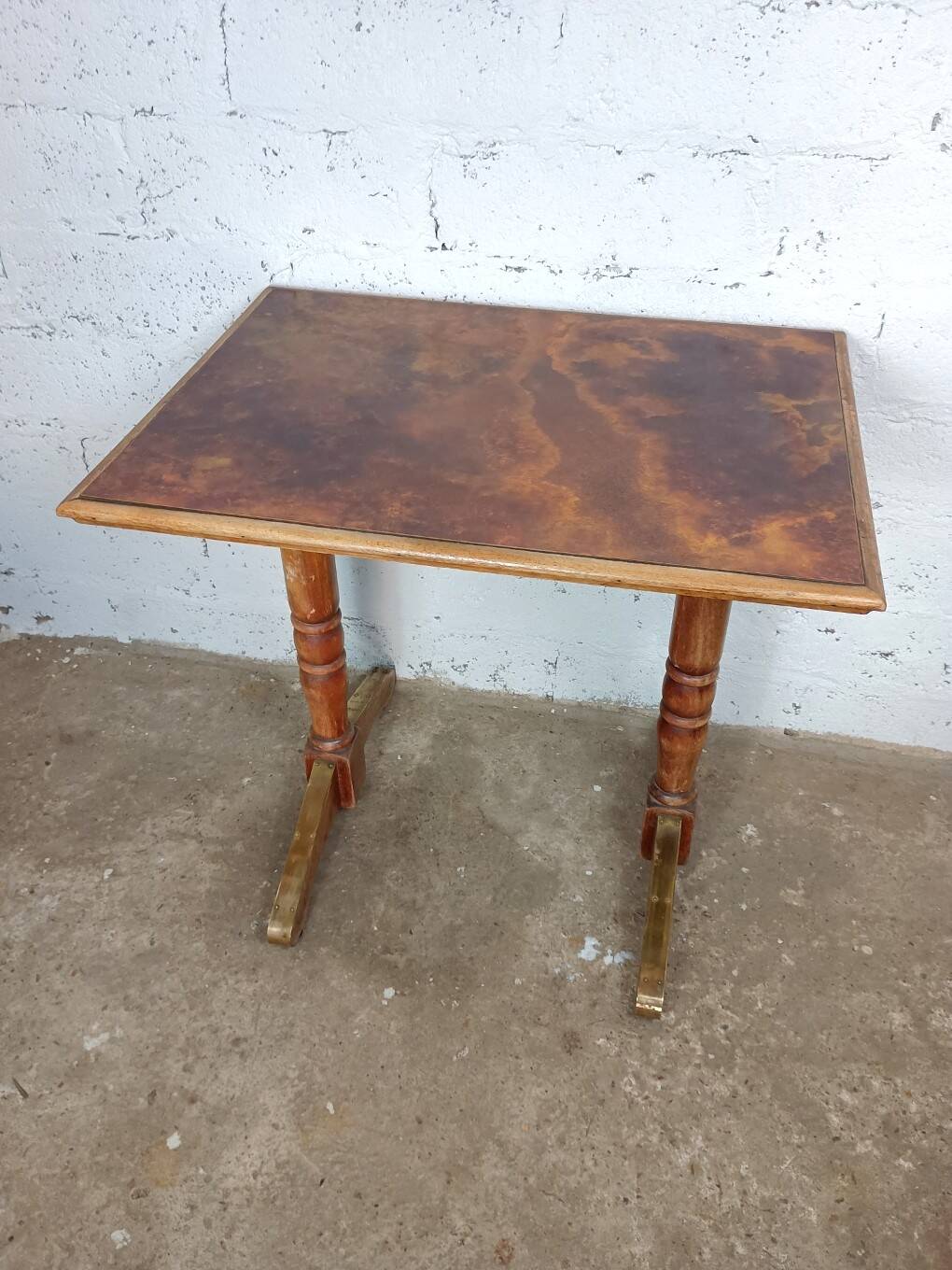 50s bistro table in brass formica