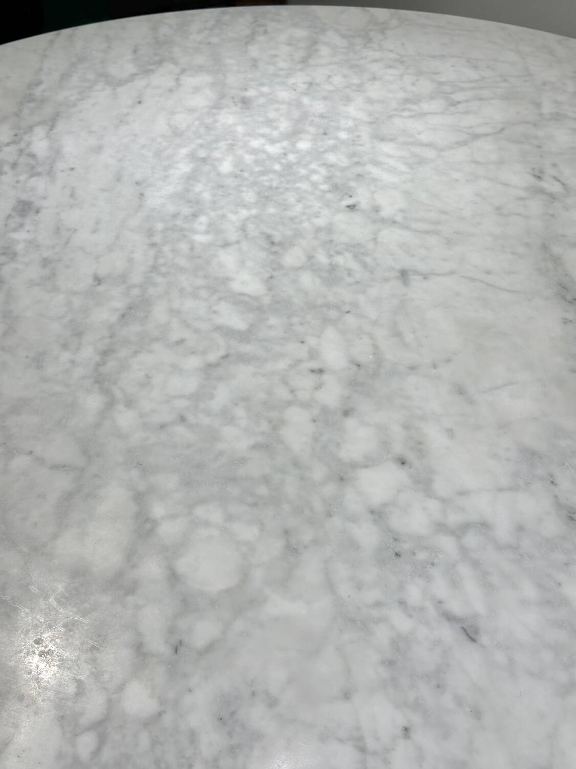 Knoll Tulip Table 137 cm in marble