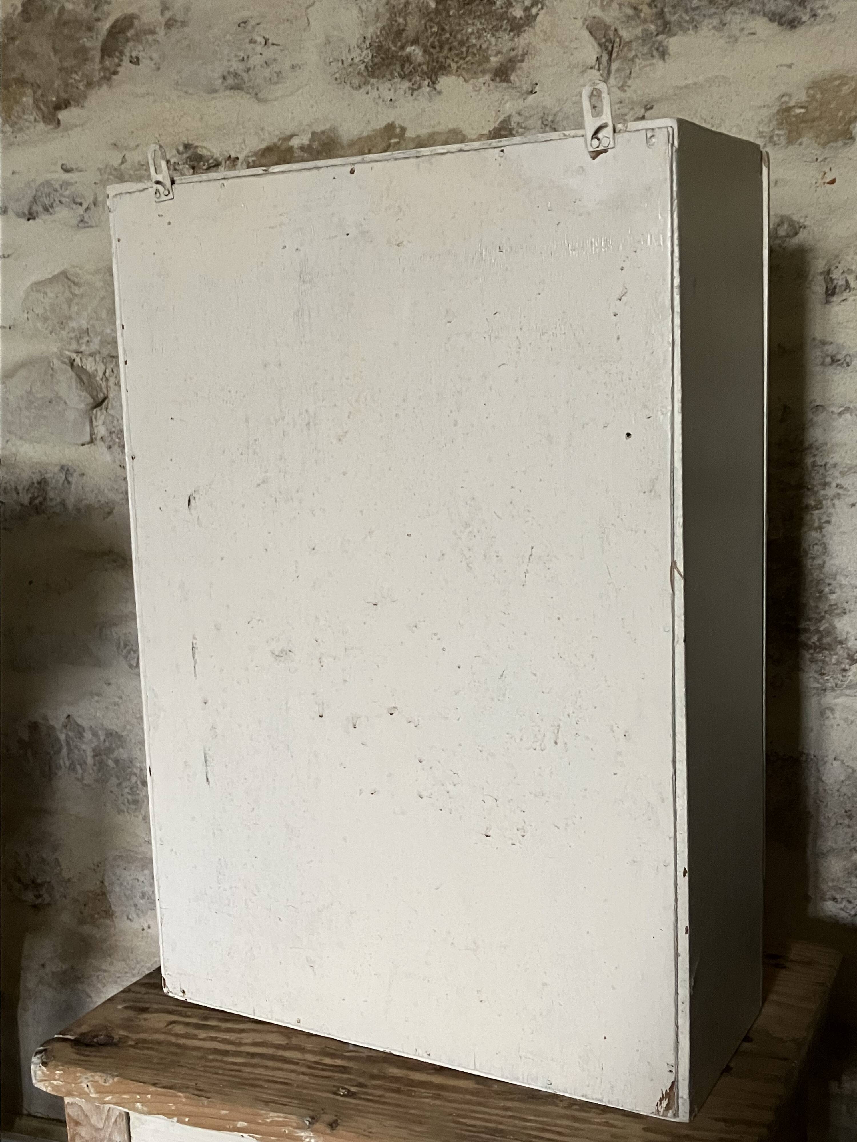 Armoire de toilette, de pharmacie
