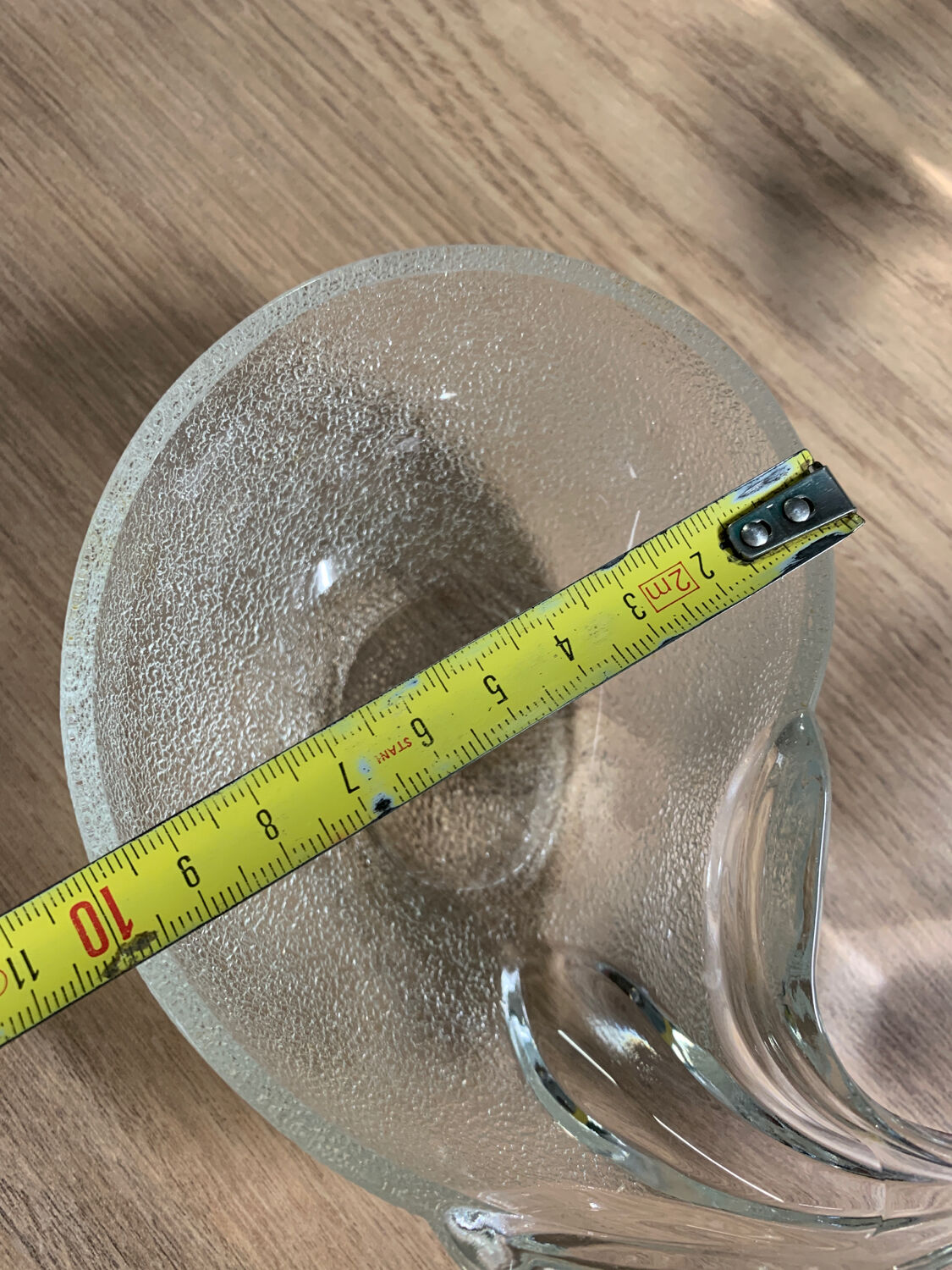 Glass avocado service with avocado decor 7 pieces 1 with an interior crack not perceptible to the touch 1 with an interior crack not perceptible to the touch