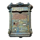 Boîte aux lettres française publique dite "mougeotte"