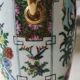Vase Chinois Japonais polychrome en porcelaine fine, motifs Geishas