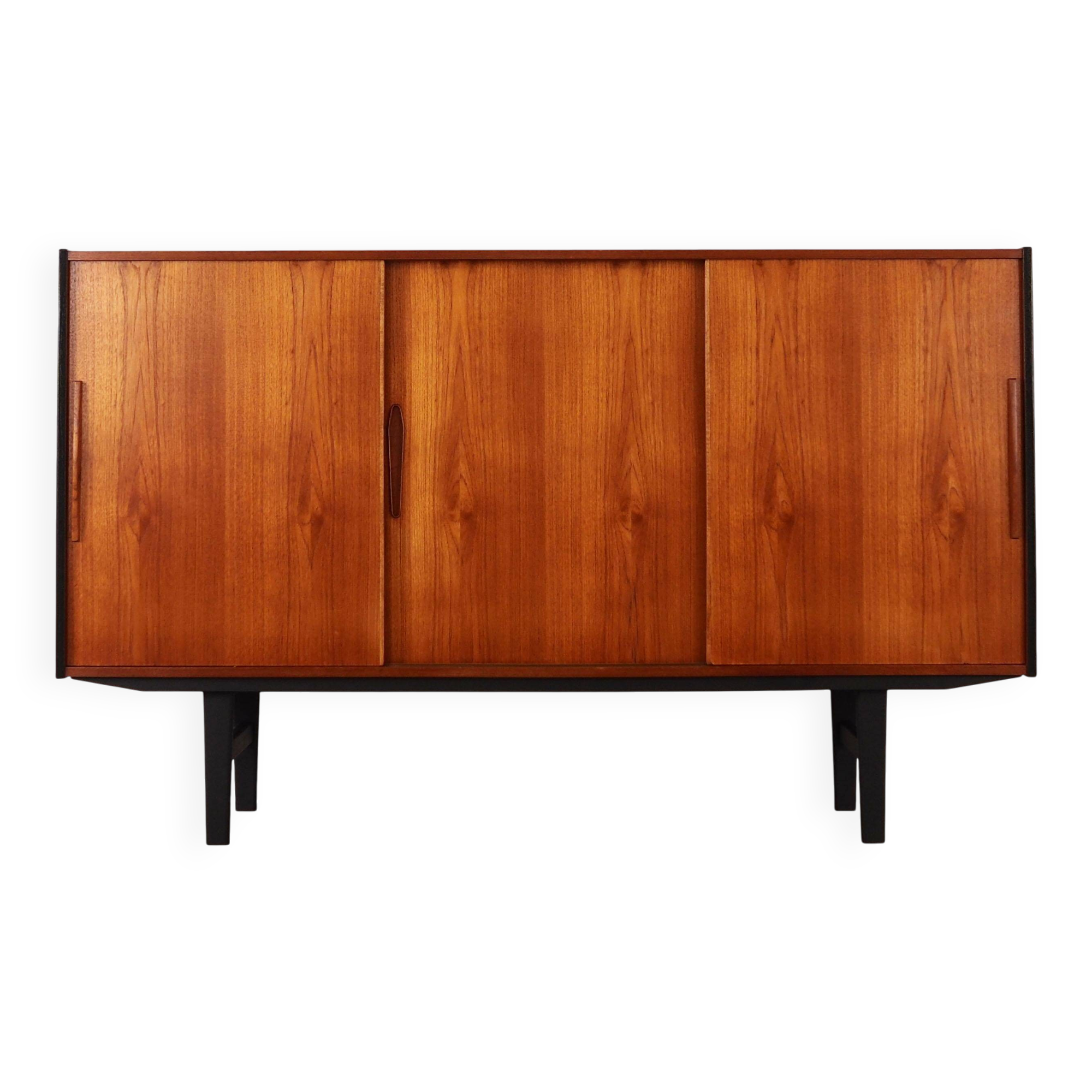 Buffet haut en teck, design danois, années 1960, production : Danemark