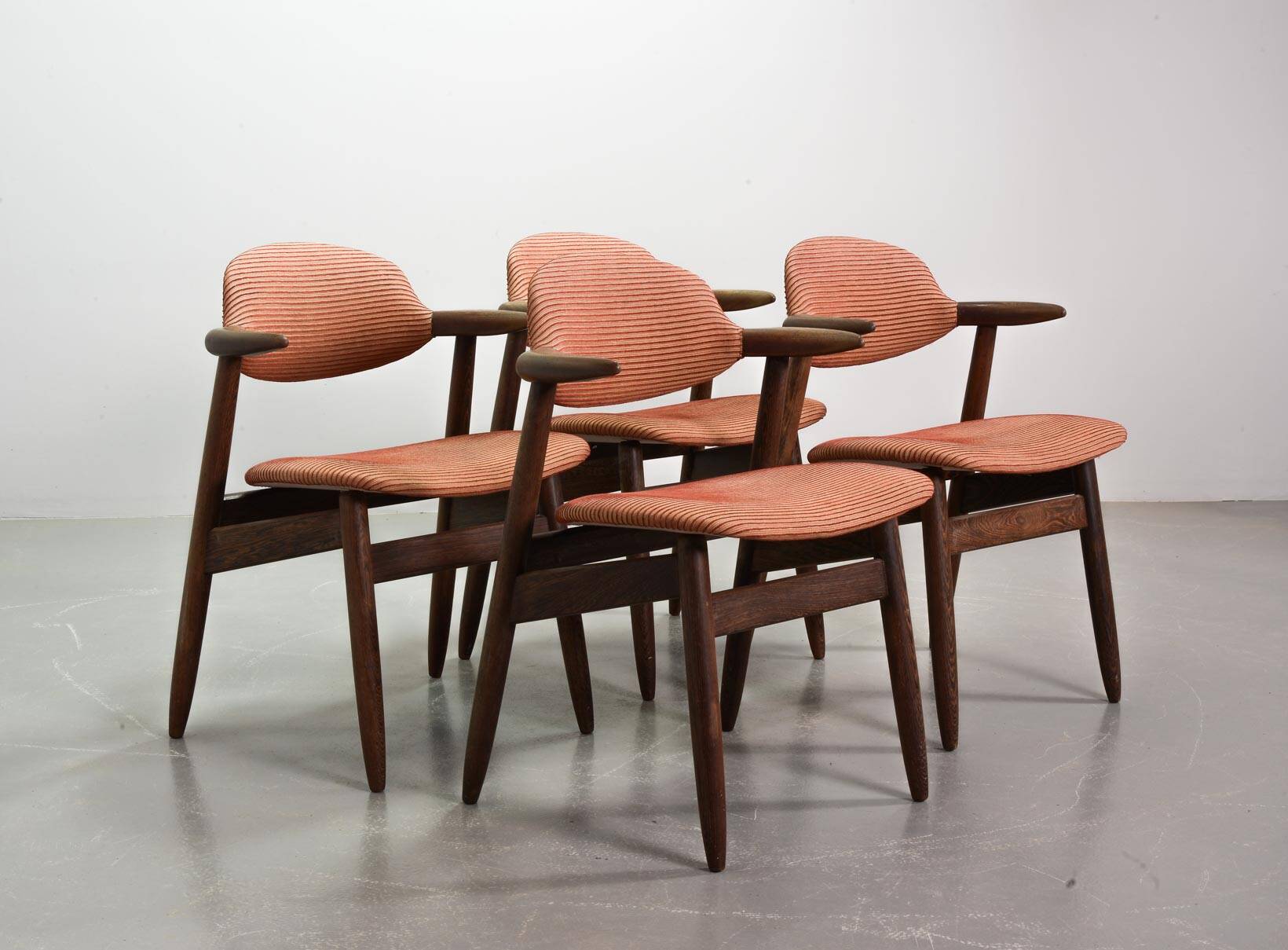 4 Wenge Cowhorn Tijsseling Dining Chairs with Stone Red Fabric, Hulmefa 60s