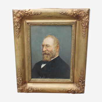 Painting portrait bearded man