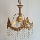 Suspension with tassels