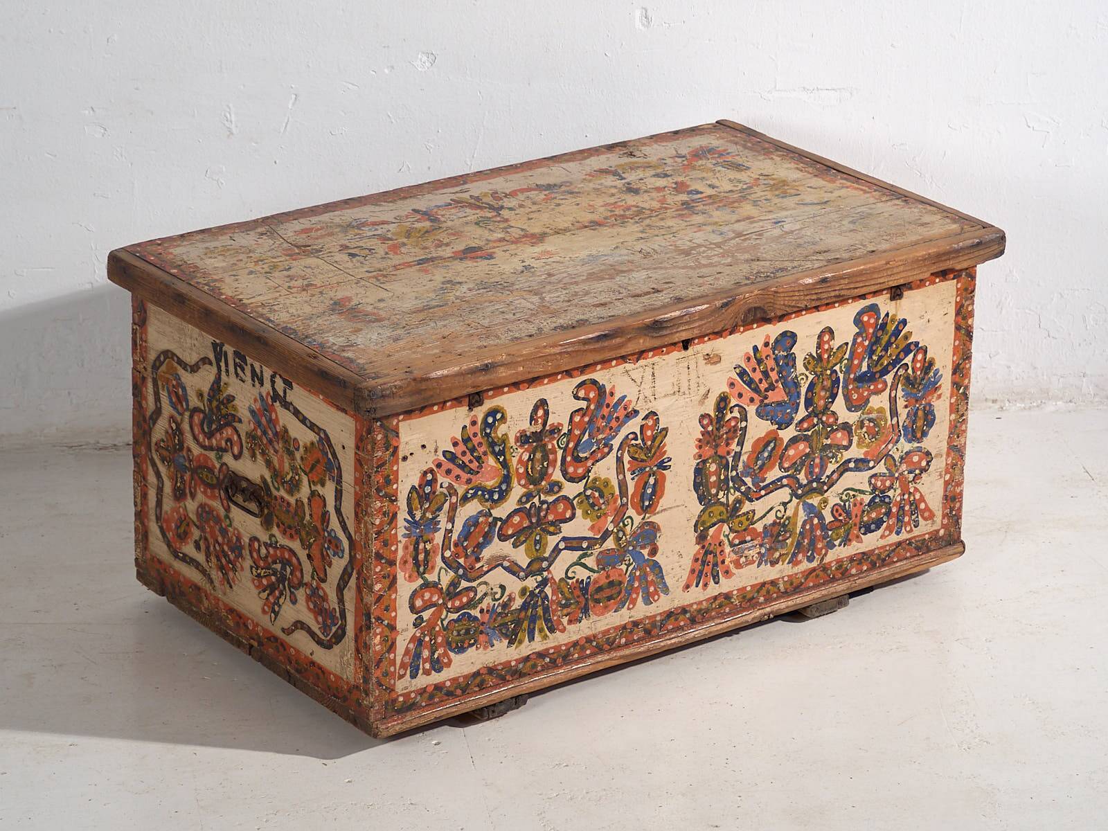 Antique hand-painted folk-style trunk (c.1880) #14
