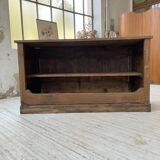 Central island trading counter in walnut