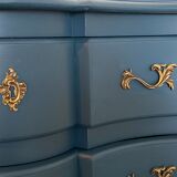 Antique chest of drawers