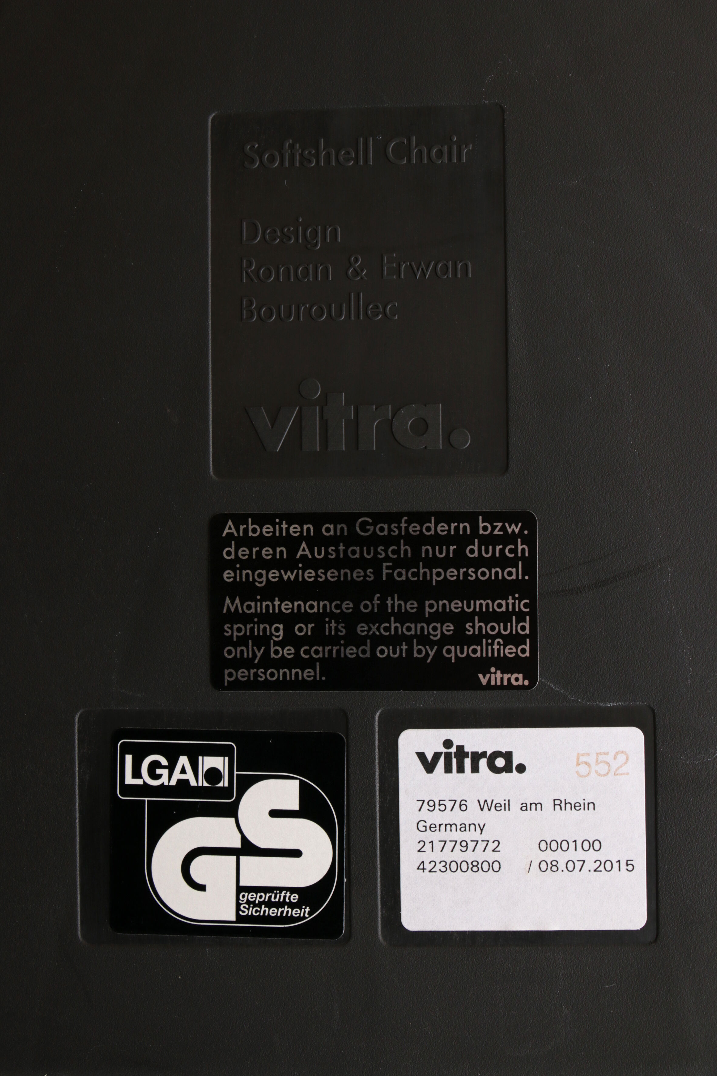 Vitra softshell office chair design by Ronan & Erwan Bouroullec.