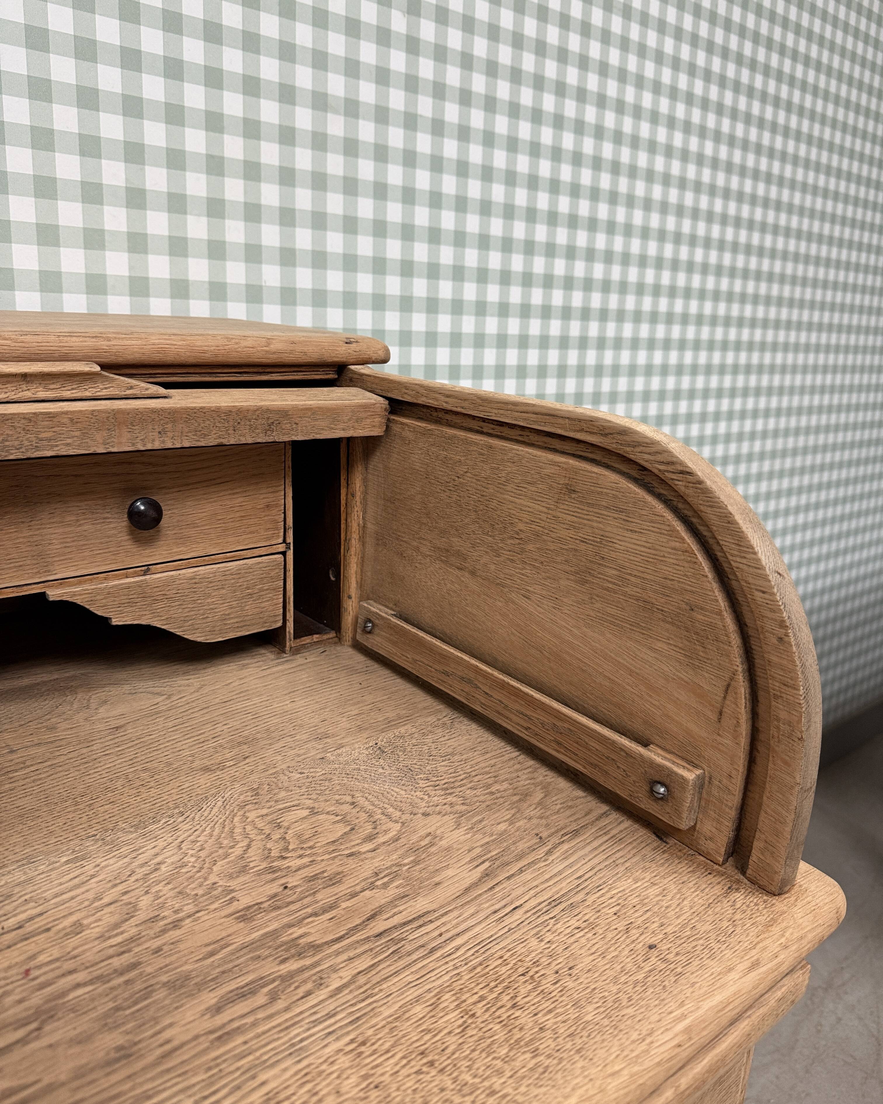American cylinder desk (renovated)