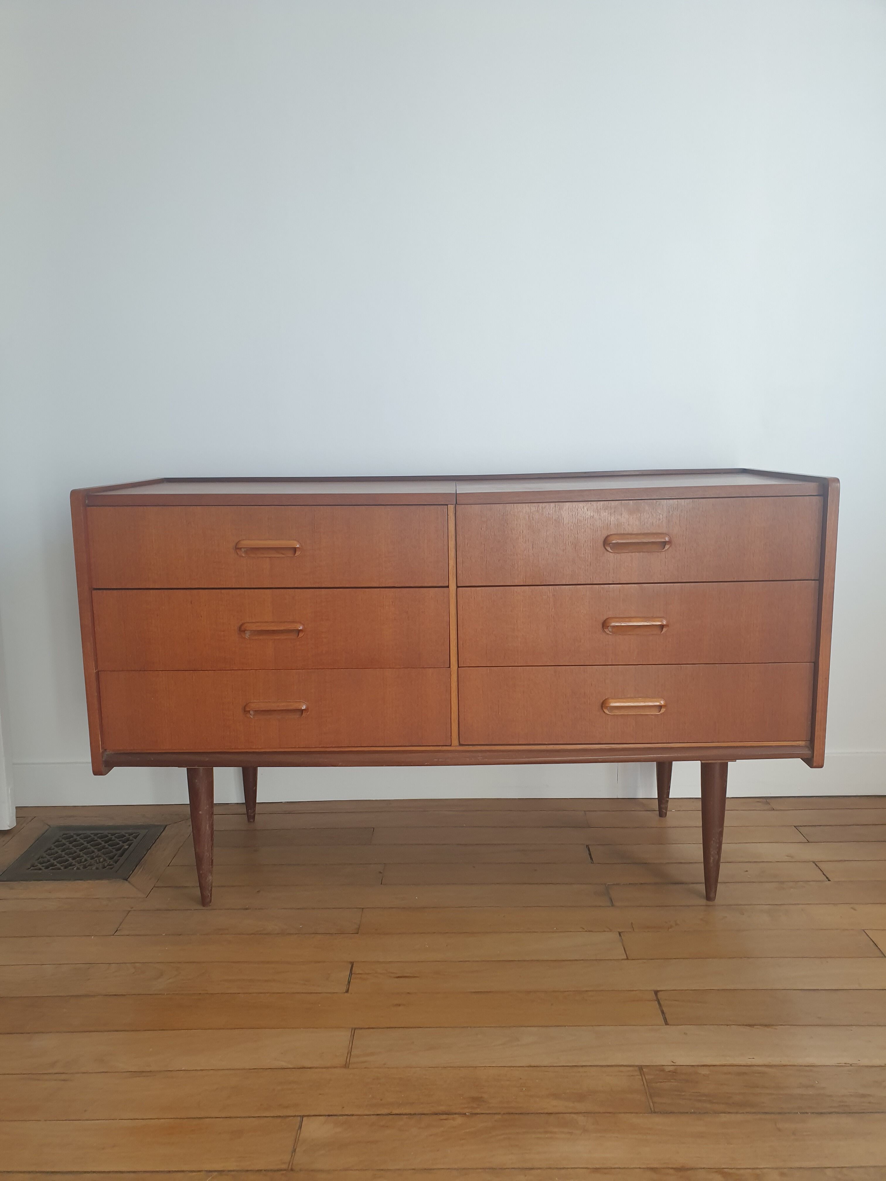 Vintage chest of drawers