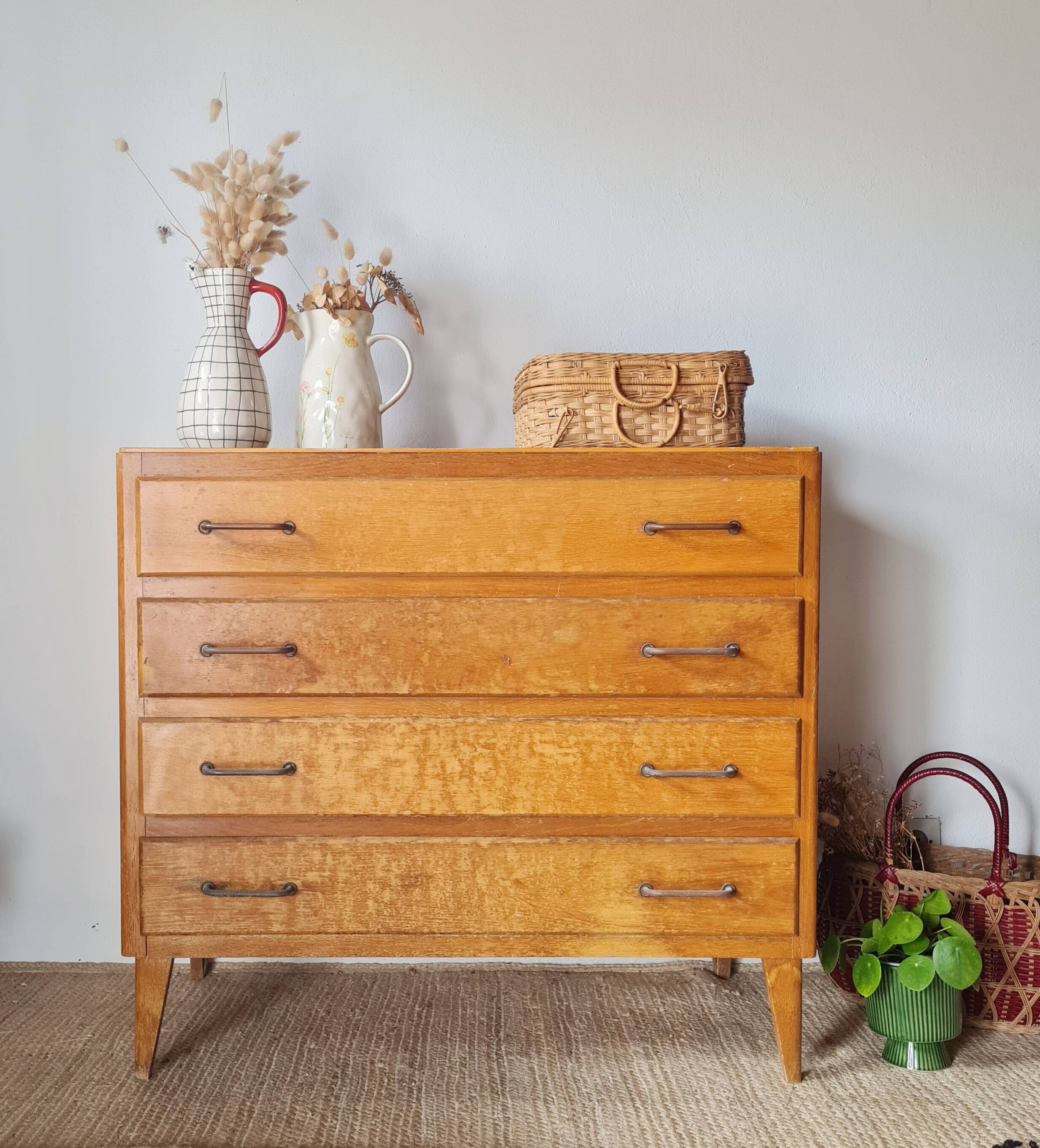 Vintage chest of drawers with tapered legs