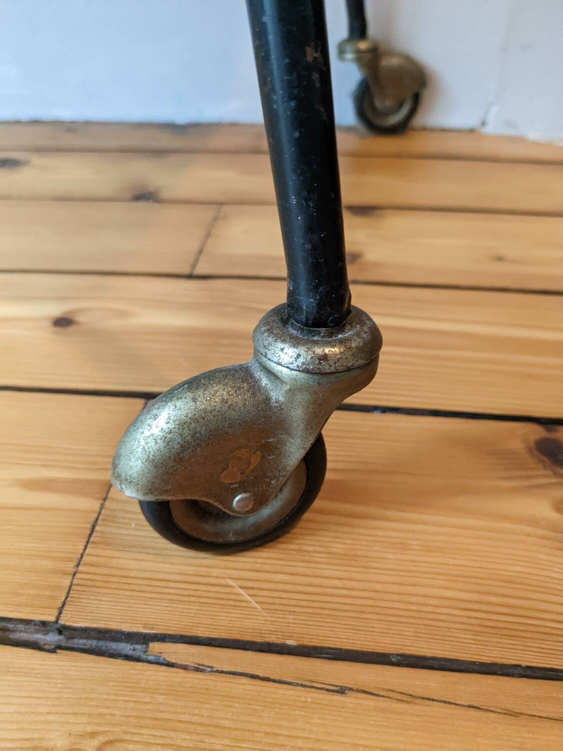 Vintage bar/TV cabinet