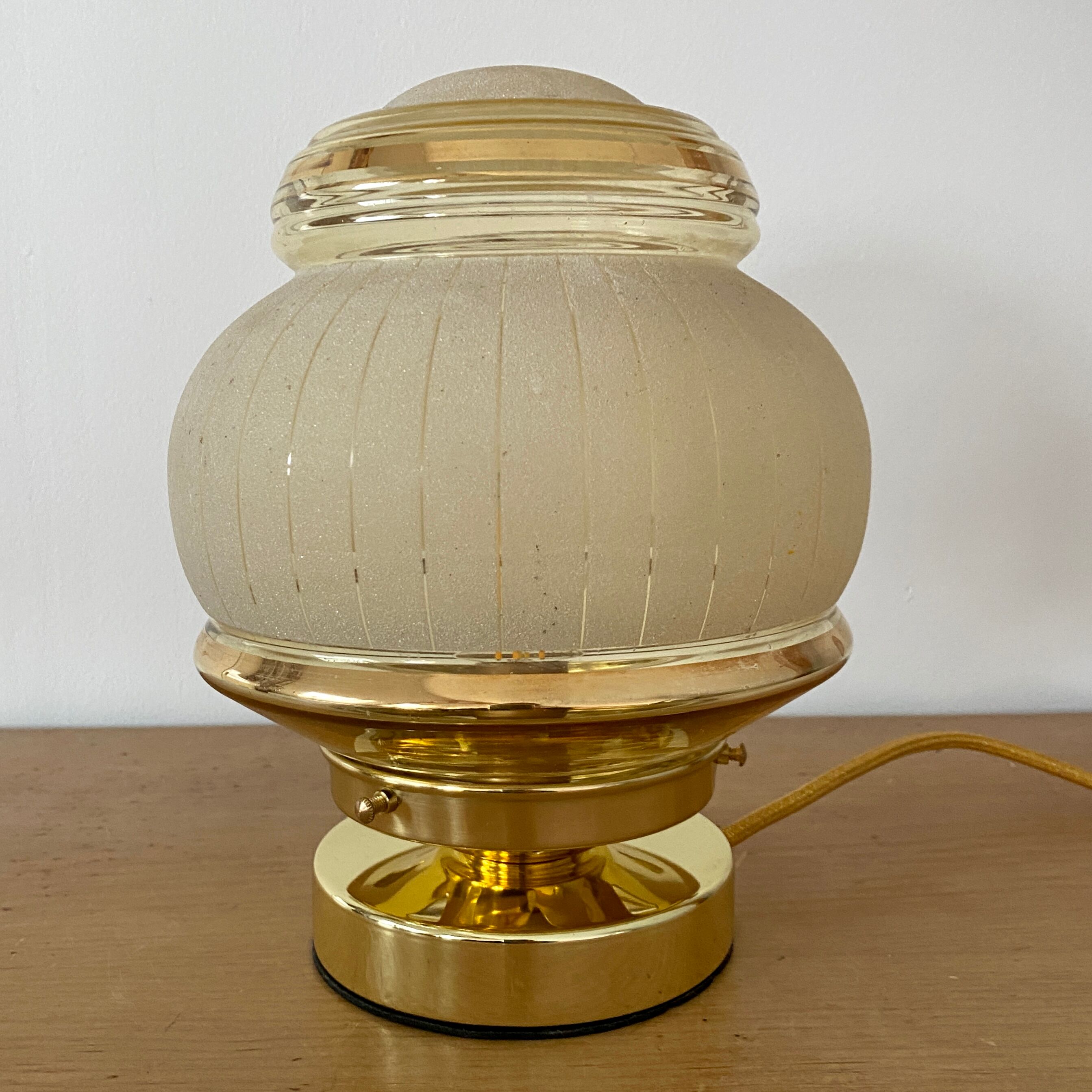 Vintage art deco globe table lamp