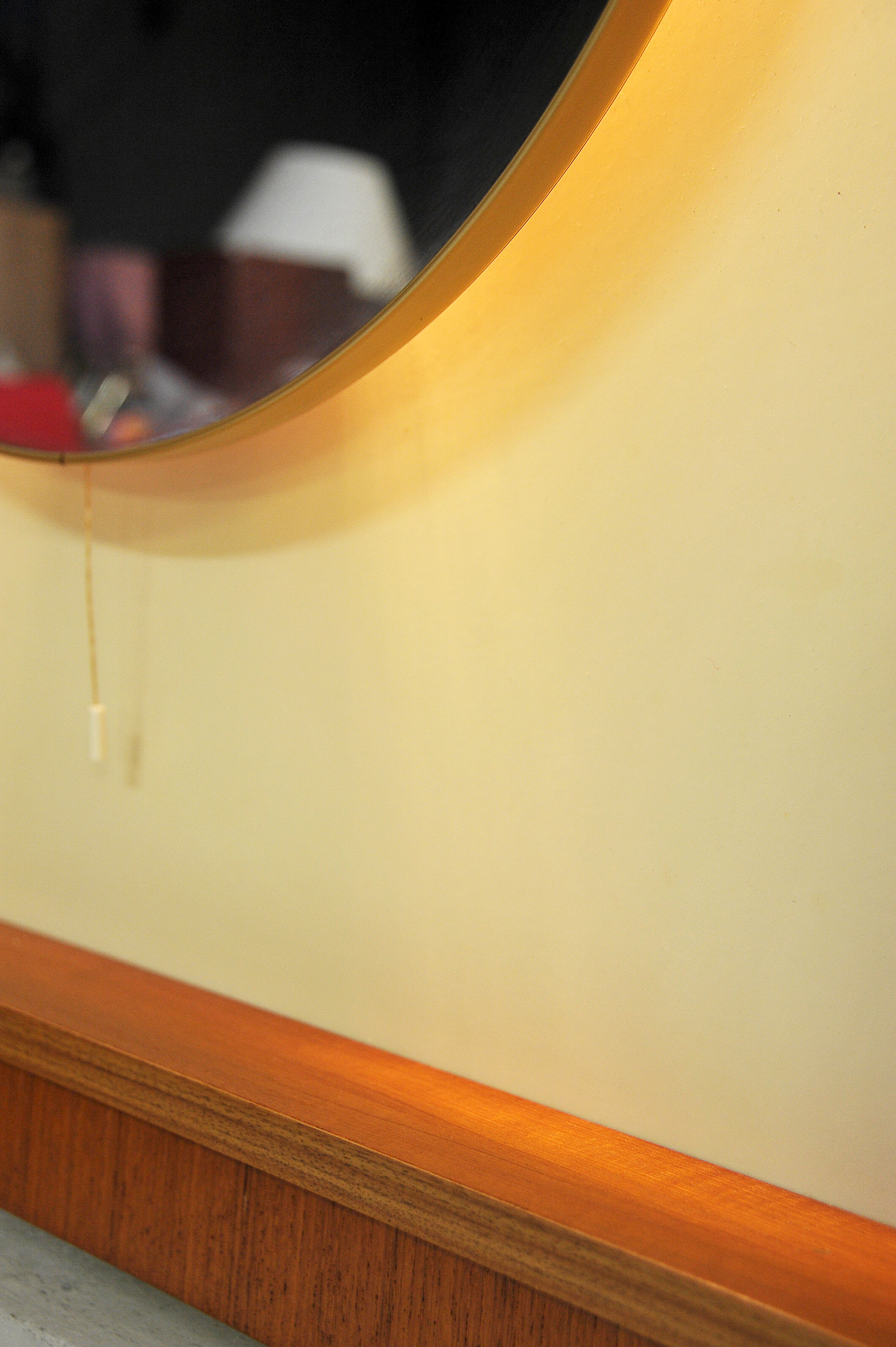 Scandinavian mirror backlit - 60s 79x96cm