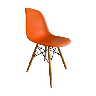 Eames Plastic Side Chair DSW by Charles & Ray Eames, 1950