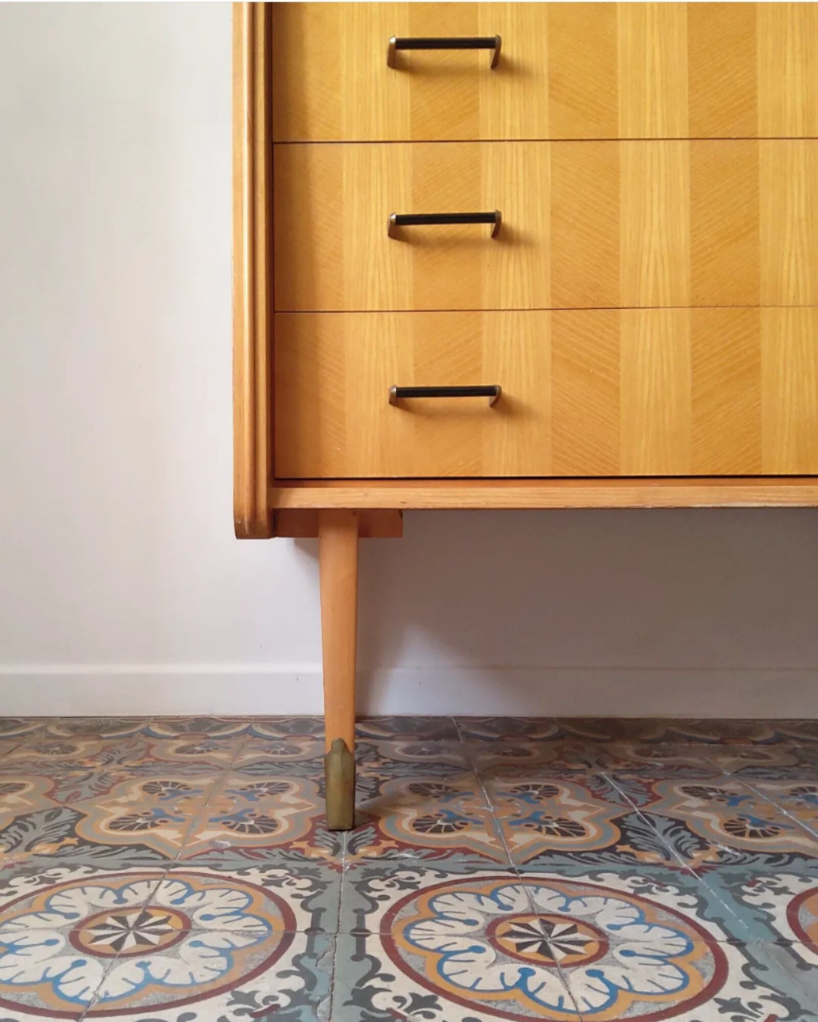 SAM chest of drawers