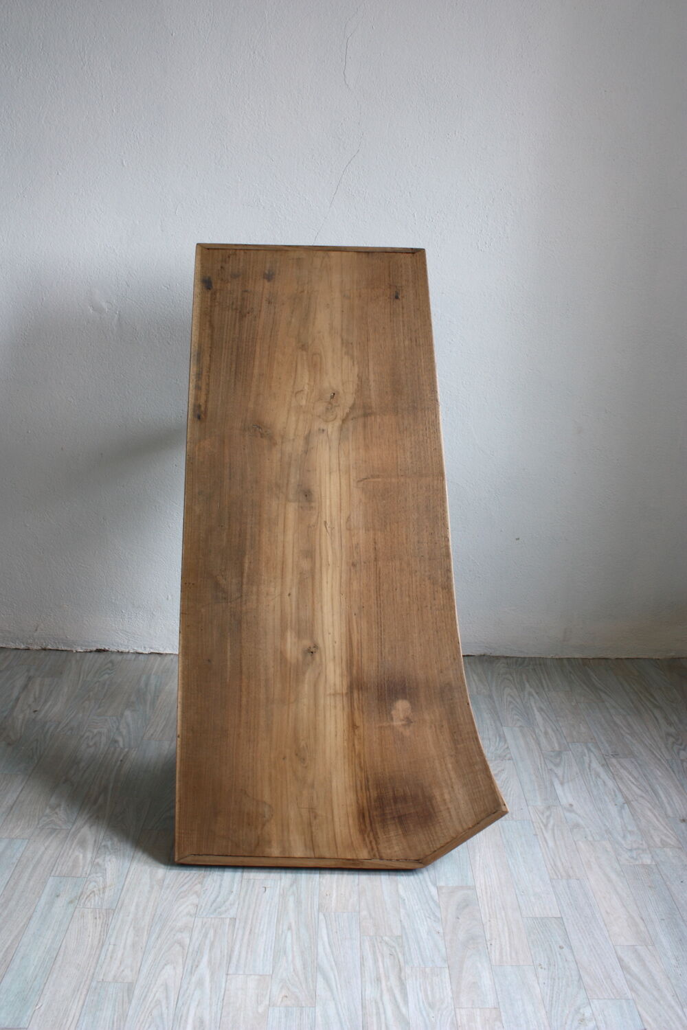 Table basse brute en bois