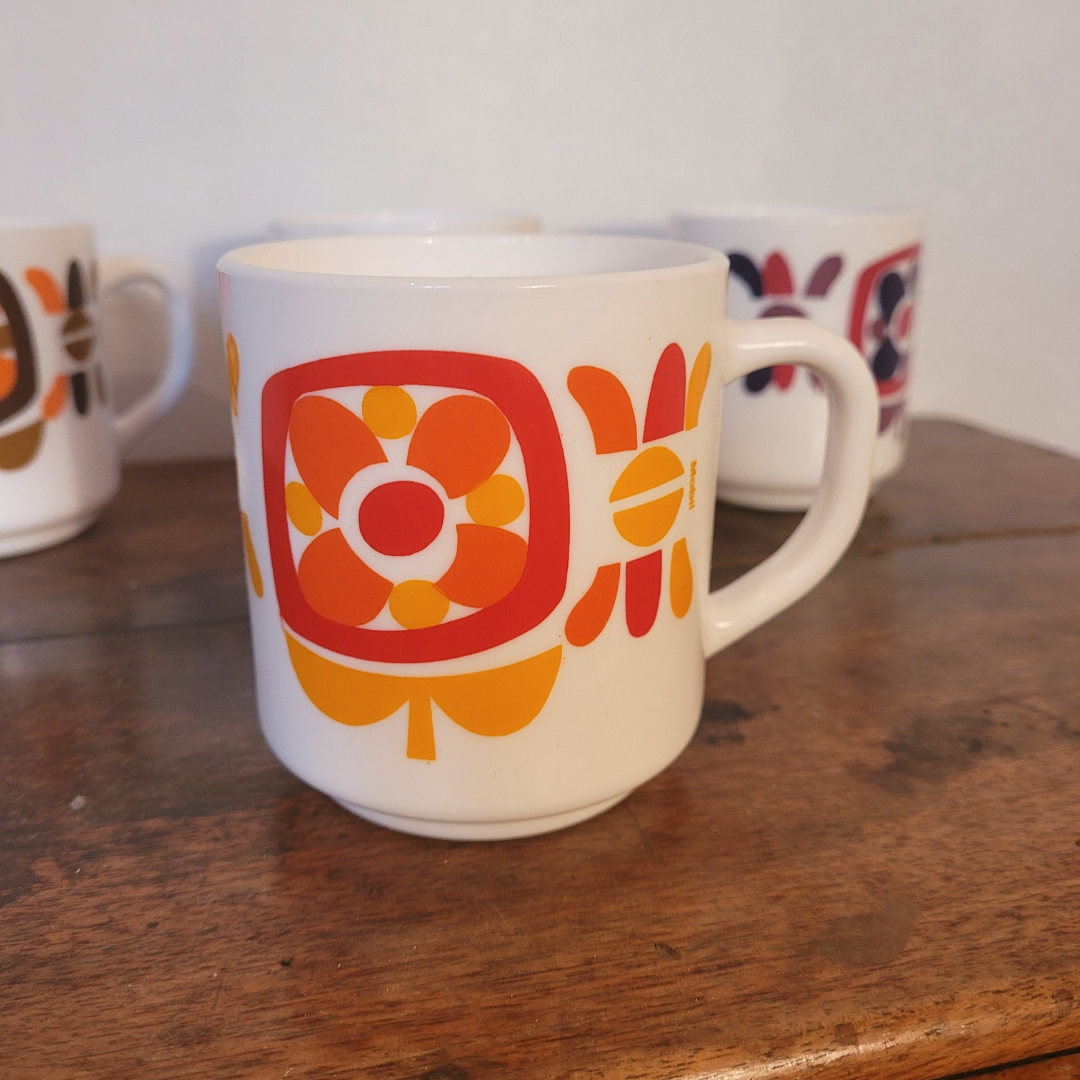 Mobil Vintage 4 Cups Set
