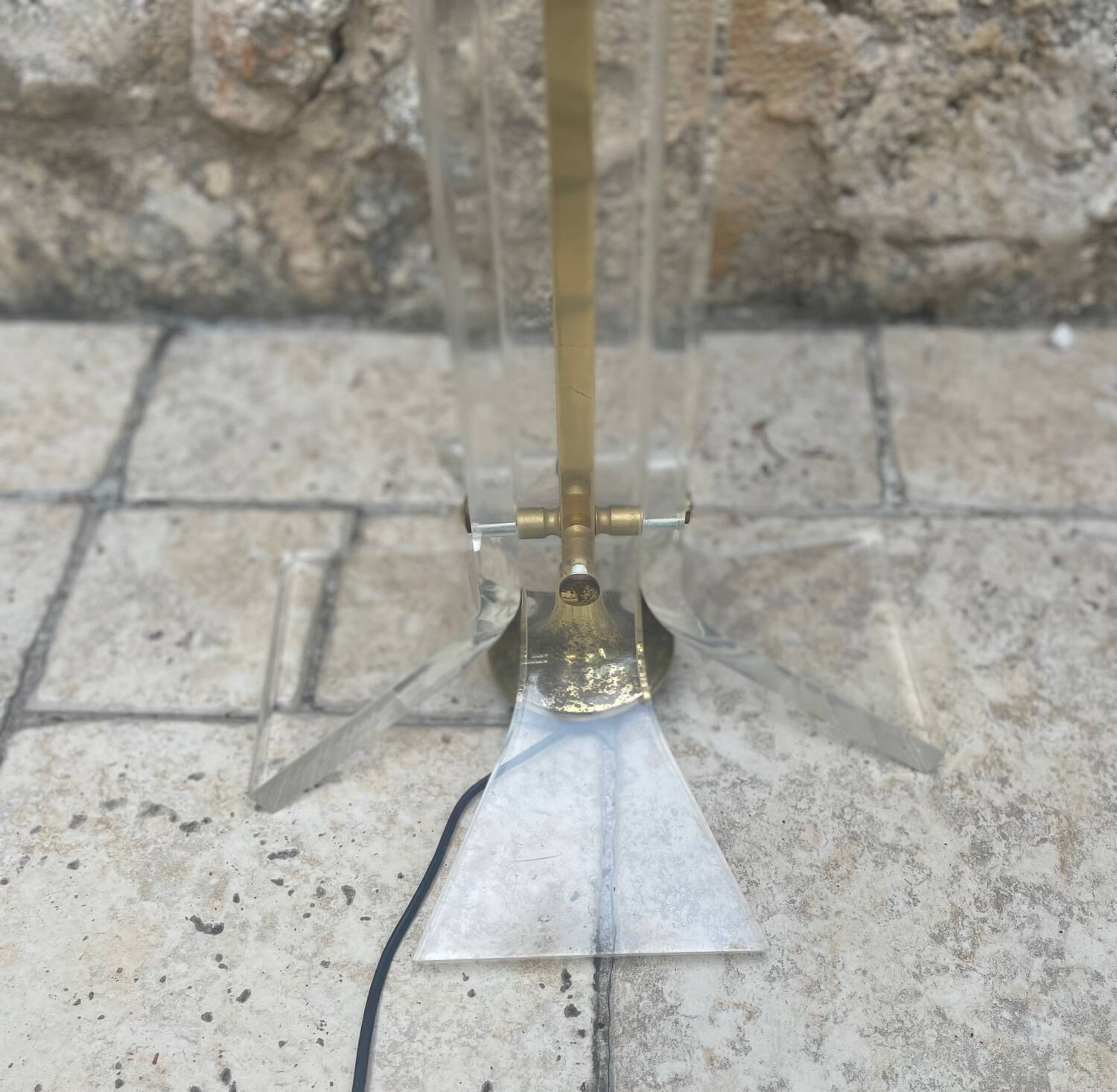 Floor lamp in plexiglass and gilded brass, 20th century period