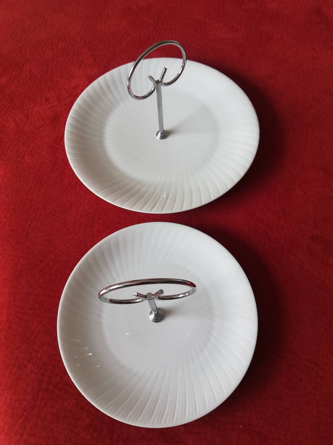 Set of two white porcelain cake stands, former royal factory, Limoges